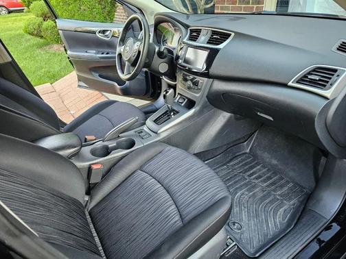 Super Black 2019 Nissan Sentra SV