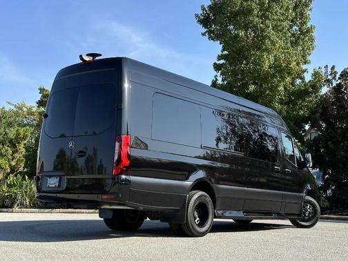 2026 Mercedes-Benz Sprinter 2500 AMG Styling Front Bumper / Grill / Running Boards