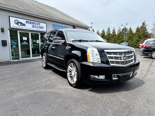 Black 2010 Cadillac Escalade Platinum Edition