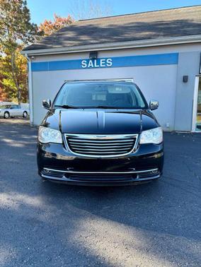 2014 Chrysler Town & Country Touring-L