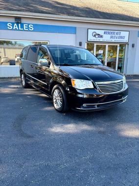 2014 Chrysler Town & Country Touring-L