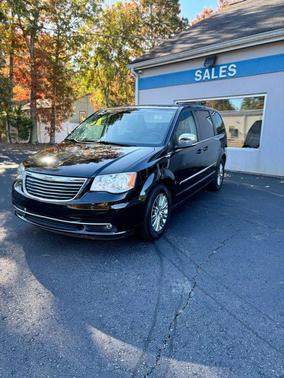 2014 Chrysler Town & Country Touring-L