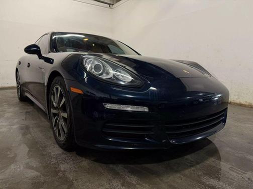 2016 Porsche Panamera Edition