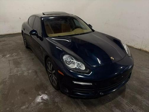 2016 Porsche Panamera Edition