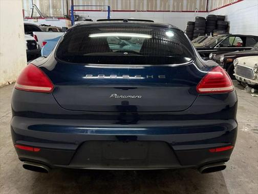 2016 Porsche Panamera Edition