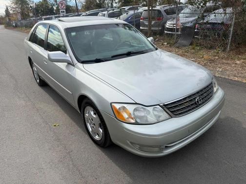 2004 Toyota Avalon XL