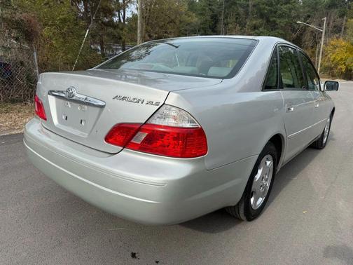 2004 Toyota Avalon XL