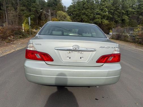 2004 Toyota Avalon XL