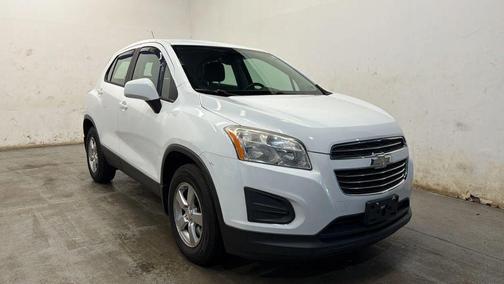 White 2015 Chevrolet Trax 1LS