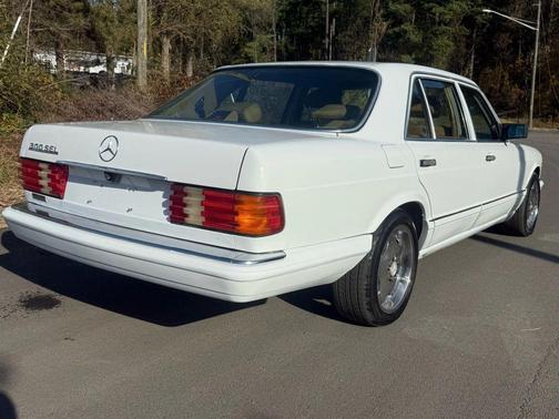 1989 Mercedes-Benz S-Class 300SEL