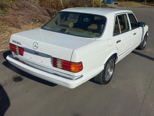1989 Mercedes-Benz S-Class 300SEL