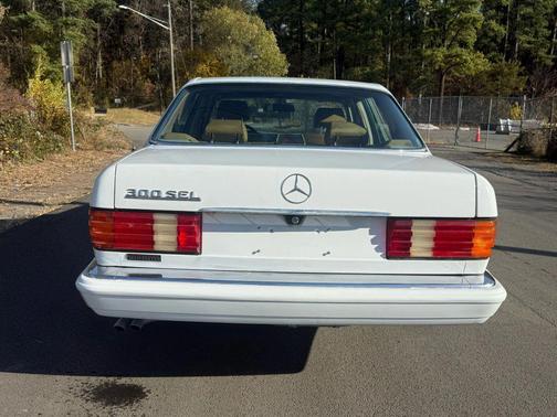 1989 Mercedes-Benz S-Class 300SEL