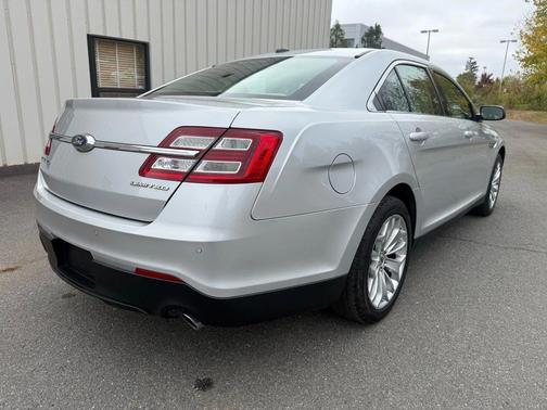 2018 Ford Taurus Limited