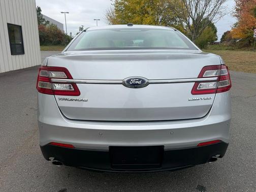 2018 Ford Taurus Limited