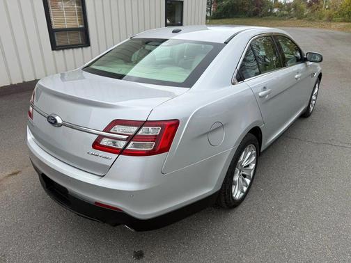 2018 Ford Taurus Limited