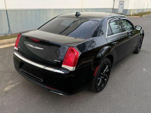 2015 Chrysler 300 Limited