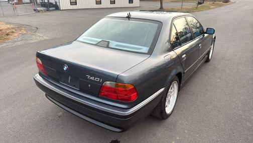 2000 BMW 740 740i Sedan 4D