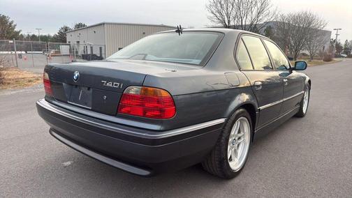 2000 BMW 740 740i Sedan 4D