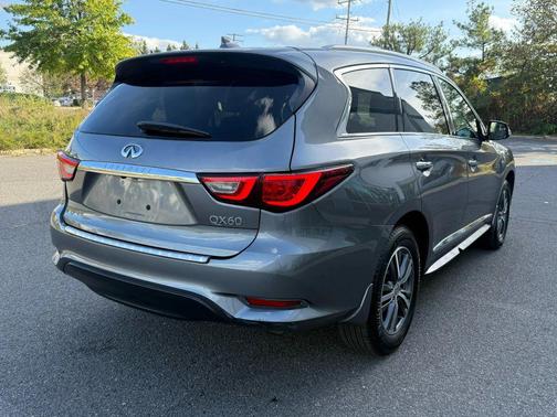 2017 INFINITI QX60 Base