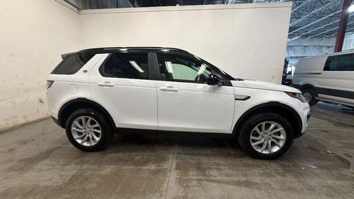 White 2016 Land Rover Discovery Sport HSE