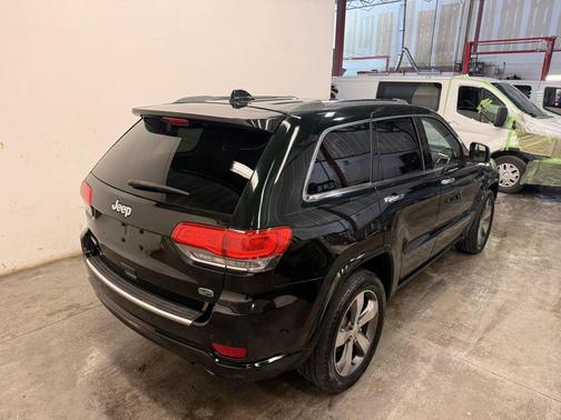 Green 2014 Jeep Grand Cherokee Overland