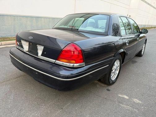 2003 Ford Crown Victoria LX
