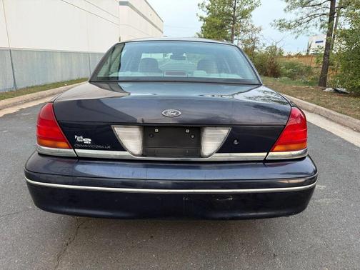 2003 Ford Crown Victoria LX