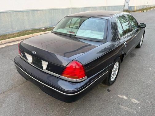 2003 Ford Crown Victoria LX