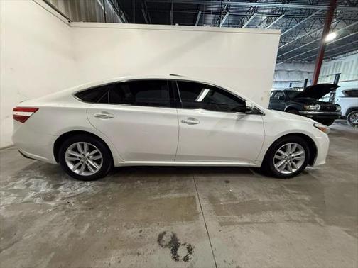 2014 Toyota Avalon XLE