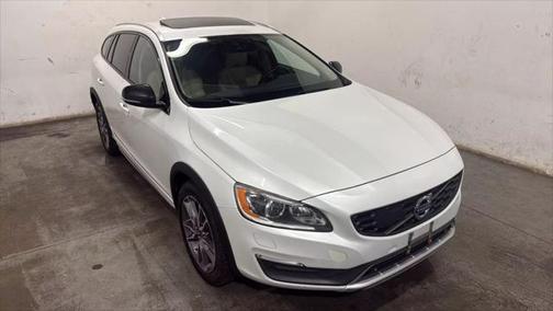 2015 Volvo V60 Cross Country T5 Platinum