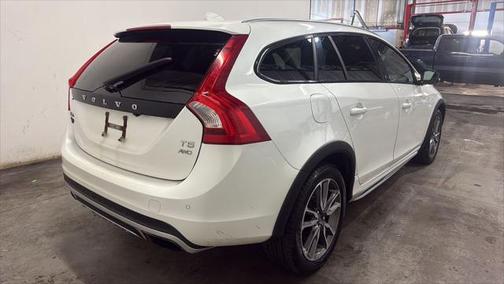 2015 Volvo V60 Cross Country T5 Platinum