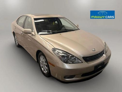 Gold 2002 Lexus ES 300 Base