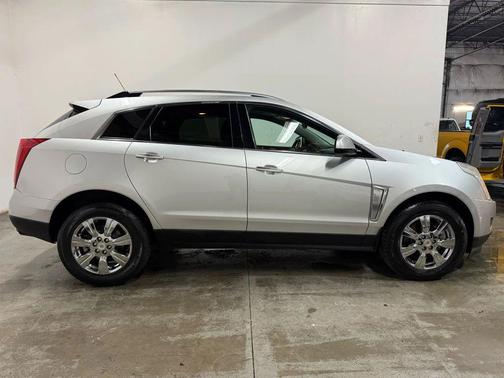 Silver 2015 Cadillac SRX Luxury Collection