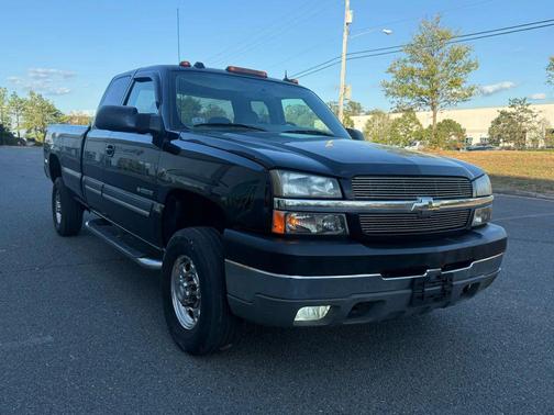 2004 Chevrolet Silverado 2500 LT H/D Extended Cab
