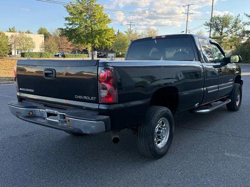 2004 Chevrolet Silverado 2500 LT H/D Extended Cab