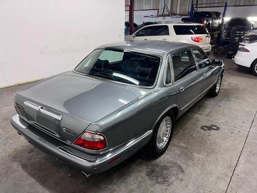 2003 Jaguar XJ Vanden Plas
