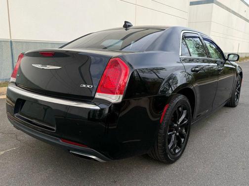 2015 Chrysler 300 Limited