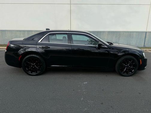 2015 Chrysler 300 Limited