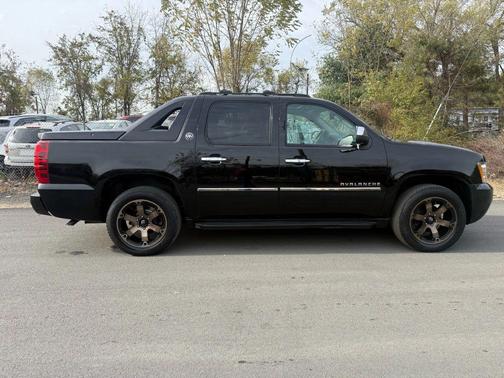 2013 Chevrolet Avalanche LTZ