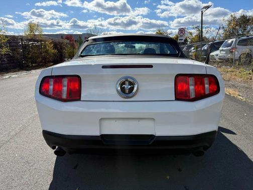 2012 Ford Mustang Convertible 2D