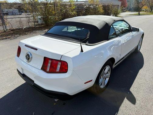 2012 Ford Mustang Convertible 2D