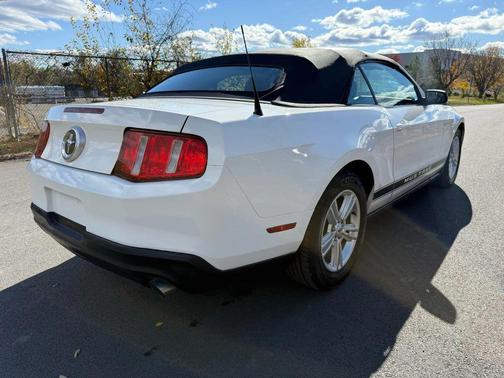 2012 Ford Mustang Convertible 2D