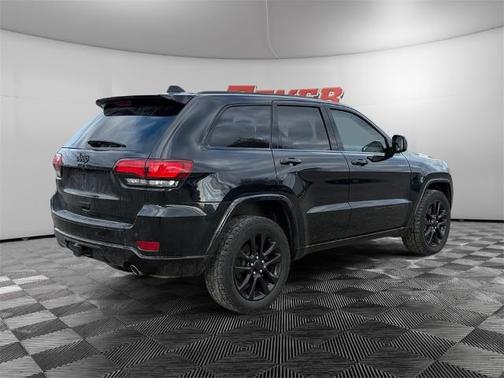 2021 Jeep Grand Cherokee LAREDO