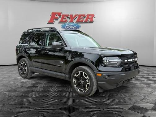 SHADOW BLACK 2023 Ford Bronco Sport OUTER BANKS