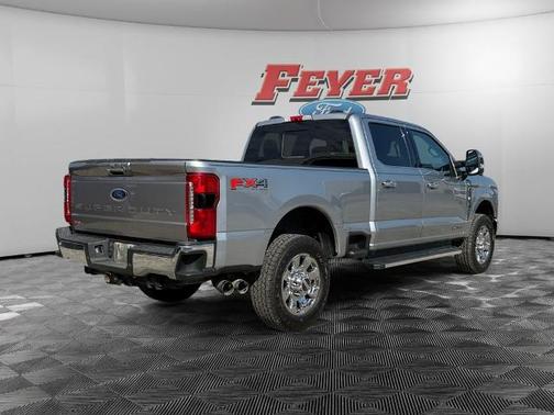 2023 Ford F-350 LARIAT SUPER DUTY