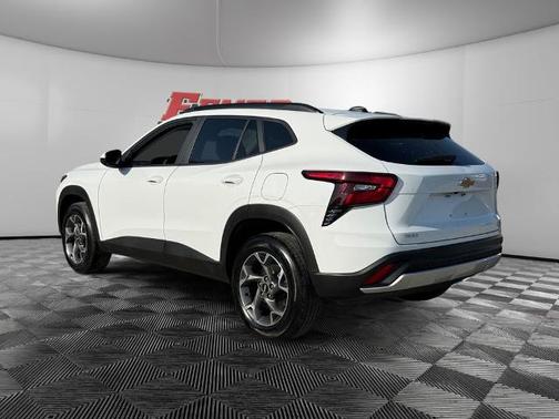 White 2025 Chevrolet Trax LT