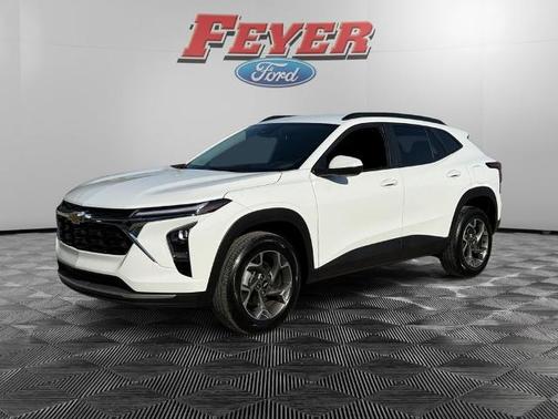 White 2025 Chevrolet Trax LT