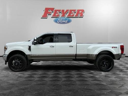 STAR WHITE 2022 Ford F-350 KING RANCH