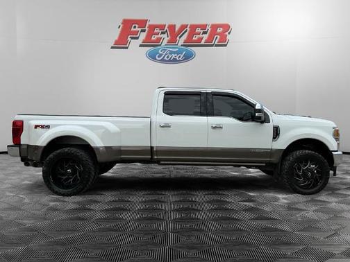 STAR WHITE 2022 Ford F-350 KING RANCH