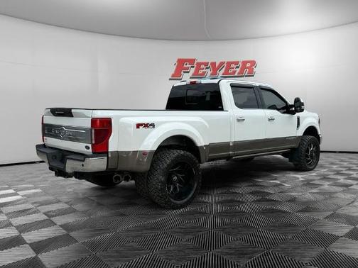 STAR WHITE 2022 Ford F-350 KING RANCH